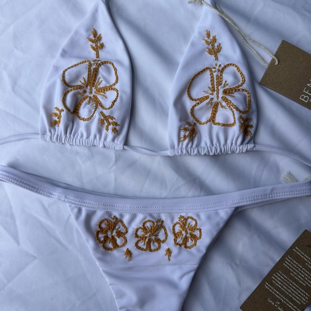 benoa embroidery set mariko x uluwatu